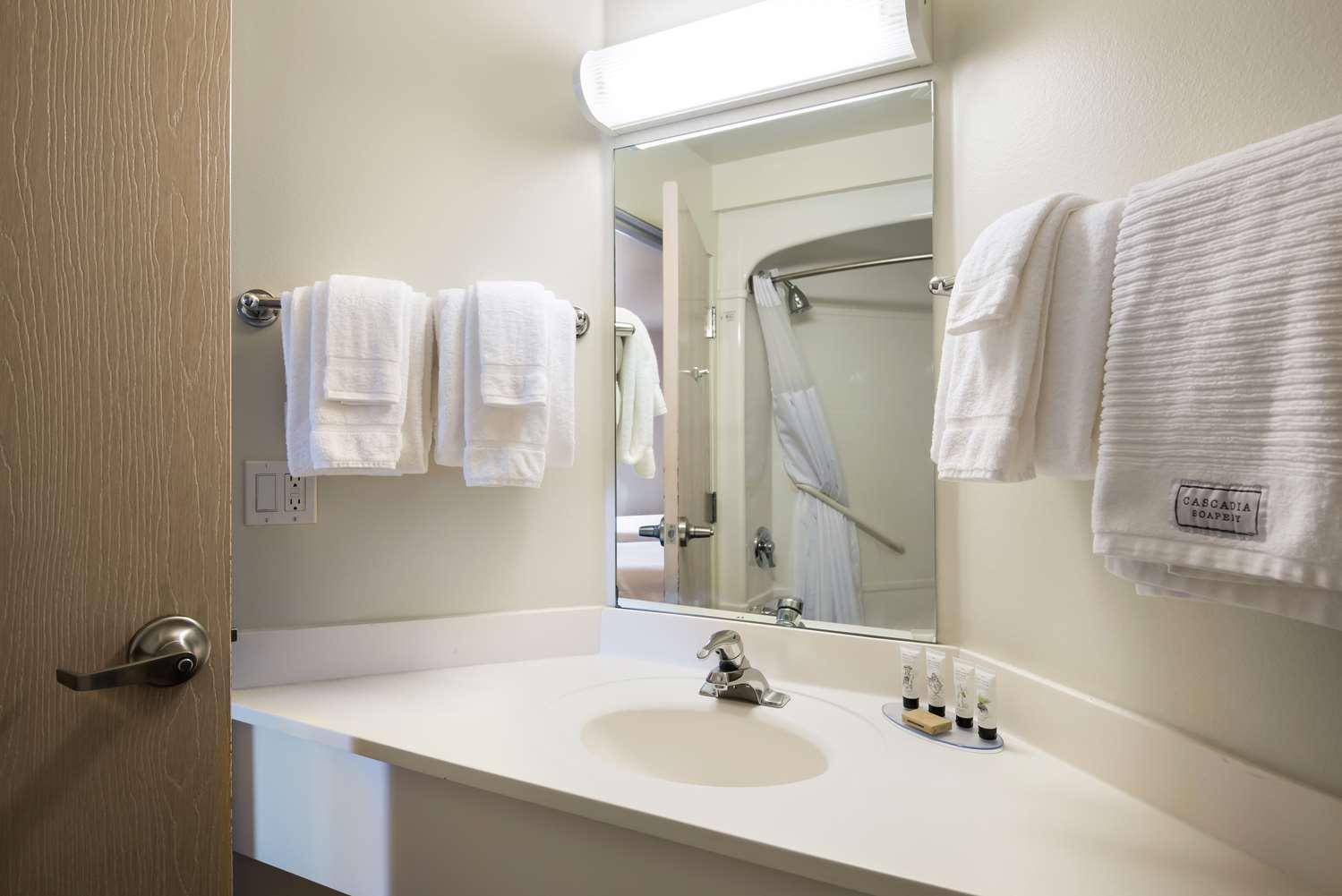 Red Lion Inn & Suites Butte Bagian luar foto