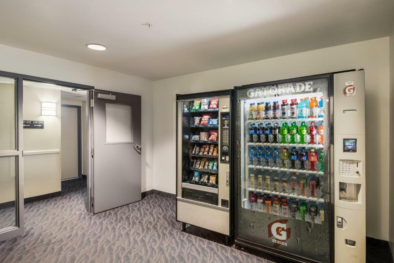 Red Lion Inn & Suites Butte Bagian luar foto