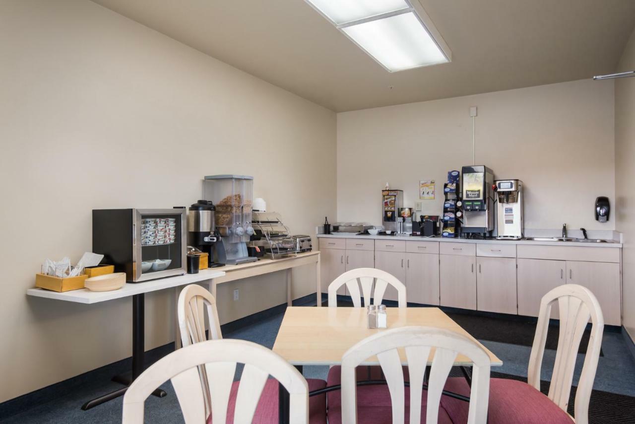 Red Lion Inn & Suites Butte Bagian luar foto