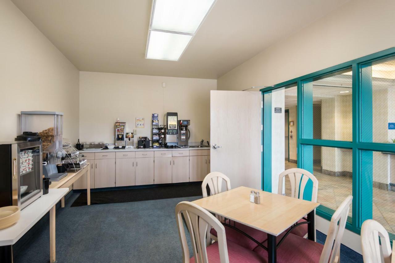 Red Lion Inn & Suites Butte Bagian luar foto