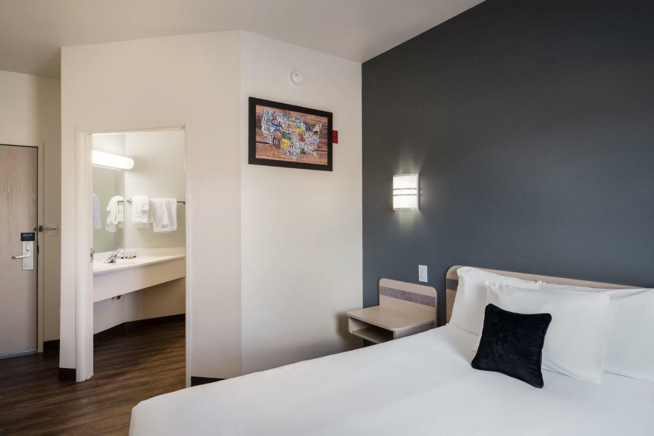 Red Lion Inn & Suites Butte Bagian luar foto